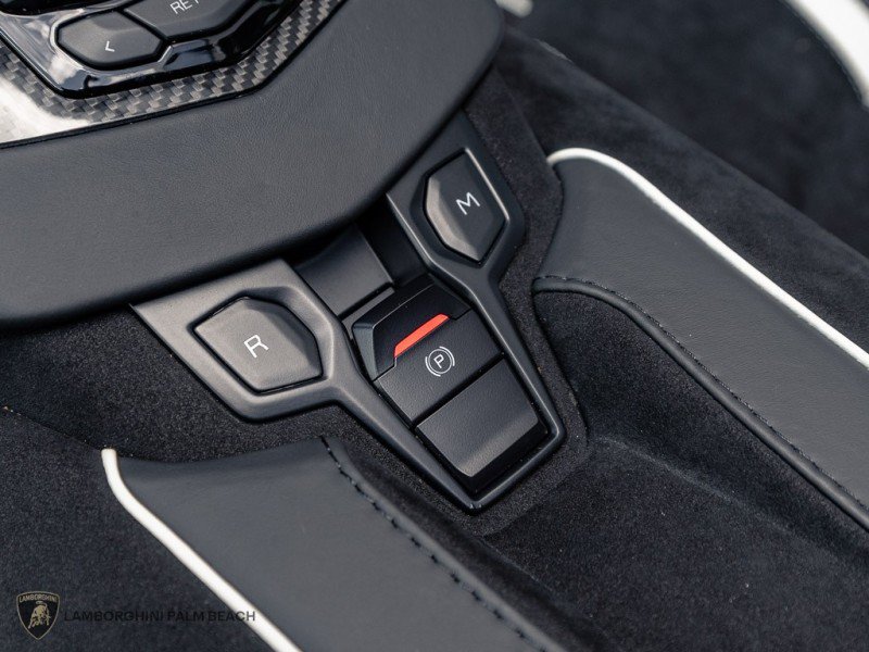 Used 2021 Lamborghini Aventador SVJ AWD/4WD image 30