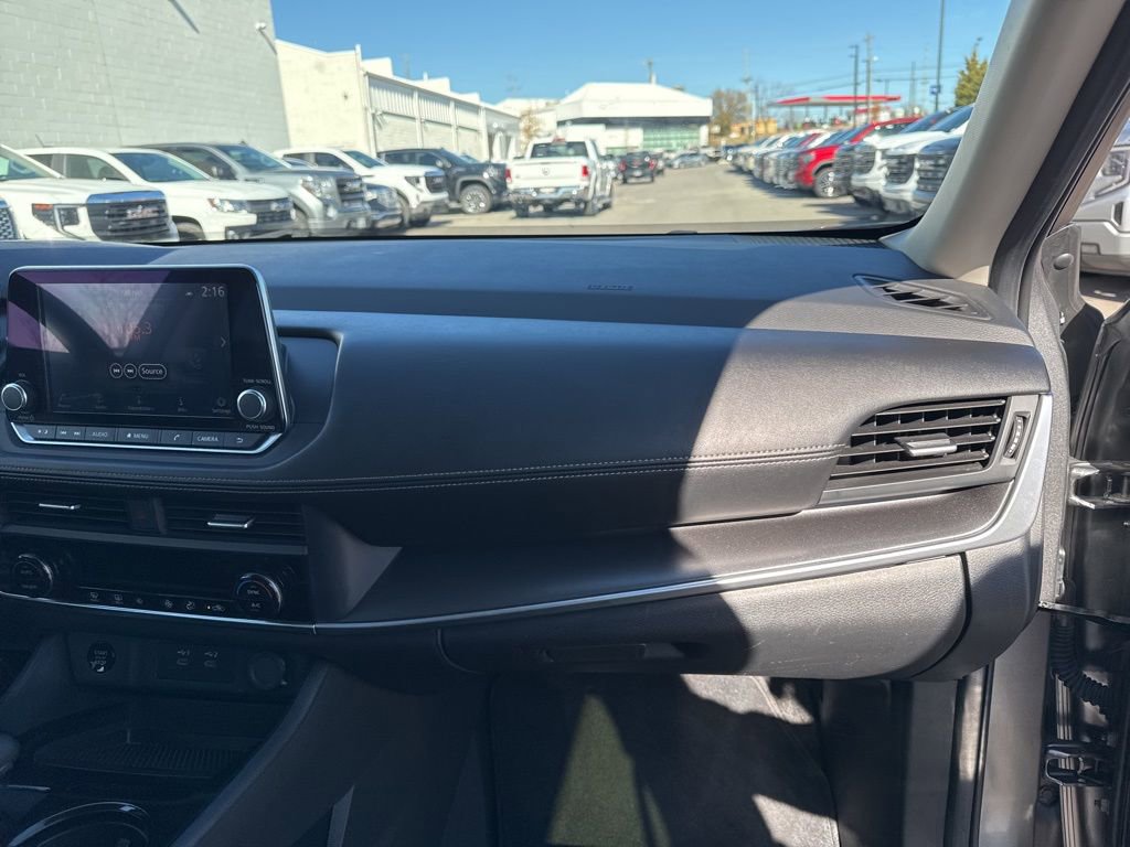 Used 2024 Nissan Rogue SV image 19