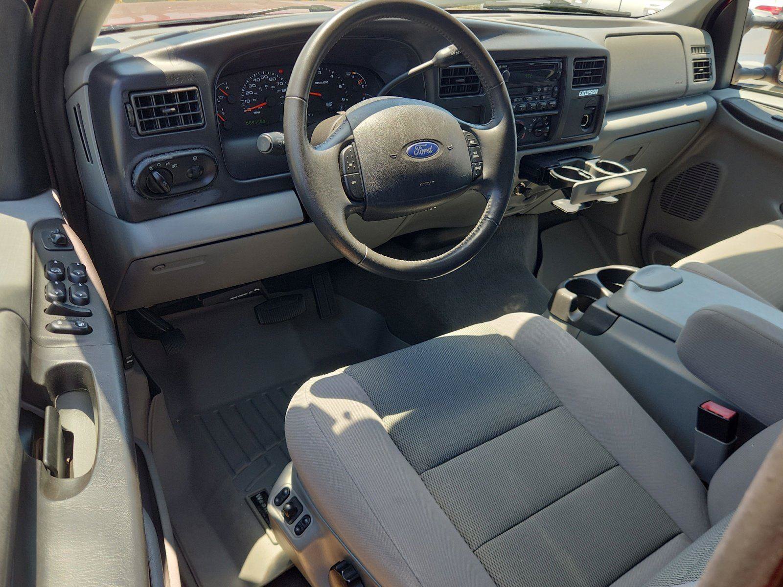 Used 2005 Ford Excursion XLT AWD/4WD image 17