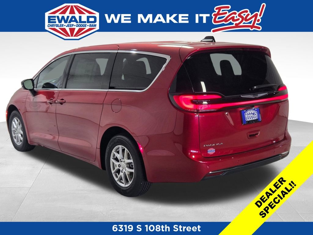 New 2026 Chrysler Pacifica Select FWD image 15