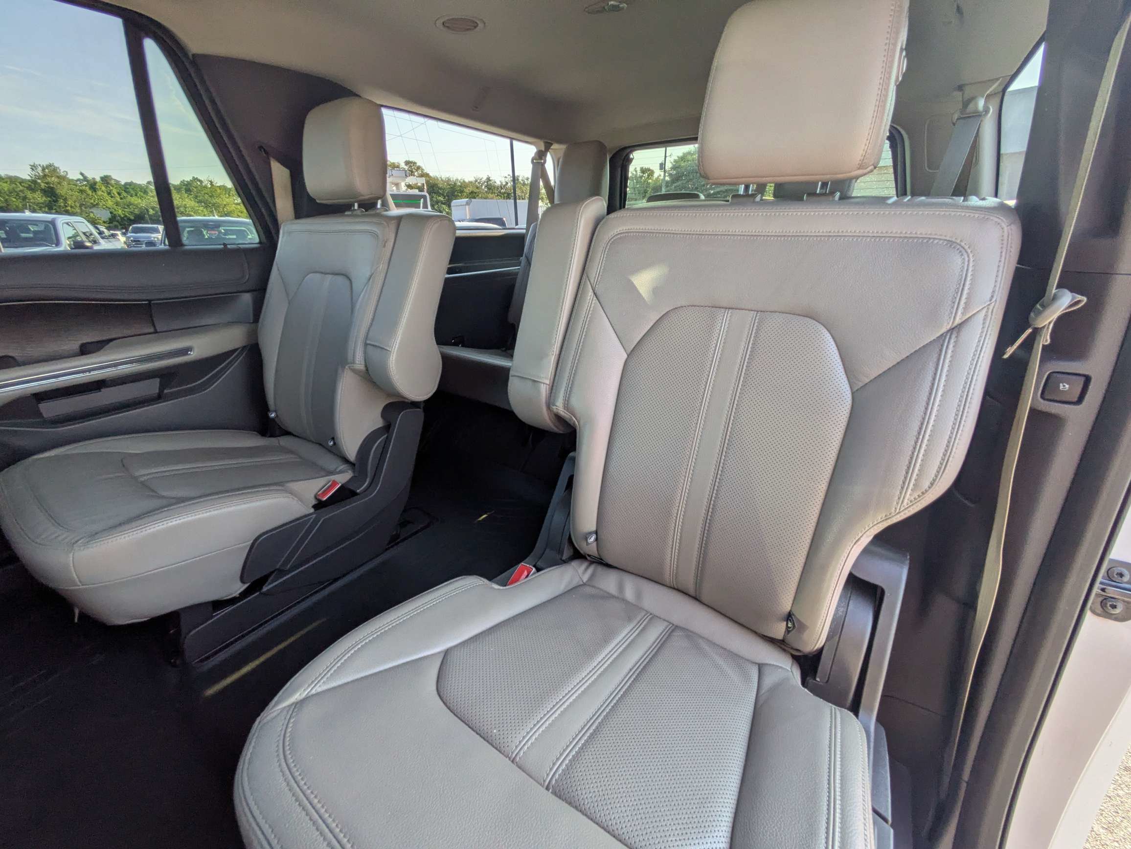 Used 2018 Ford Expedition Max Limited w/ Equipment Group 301A RWD image 16