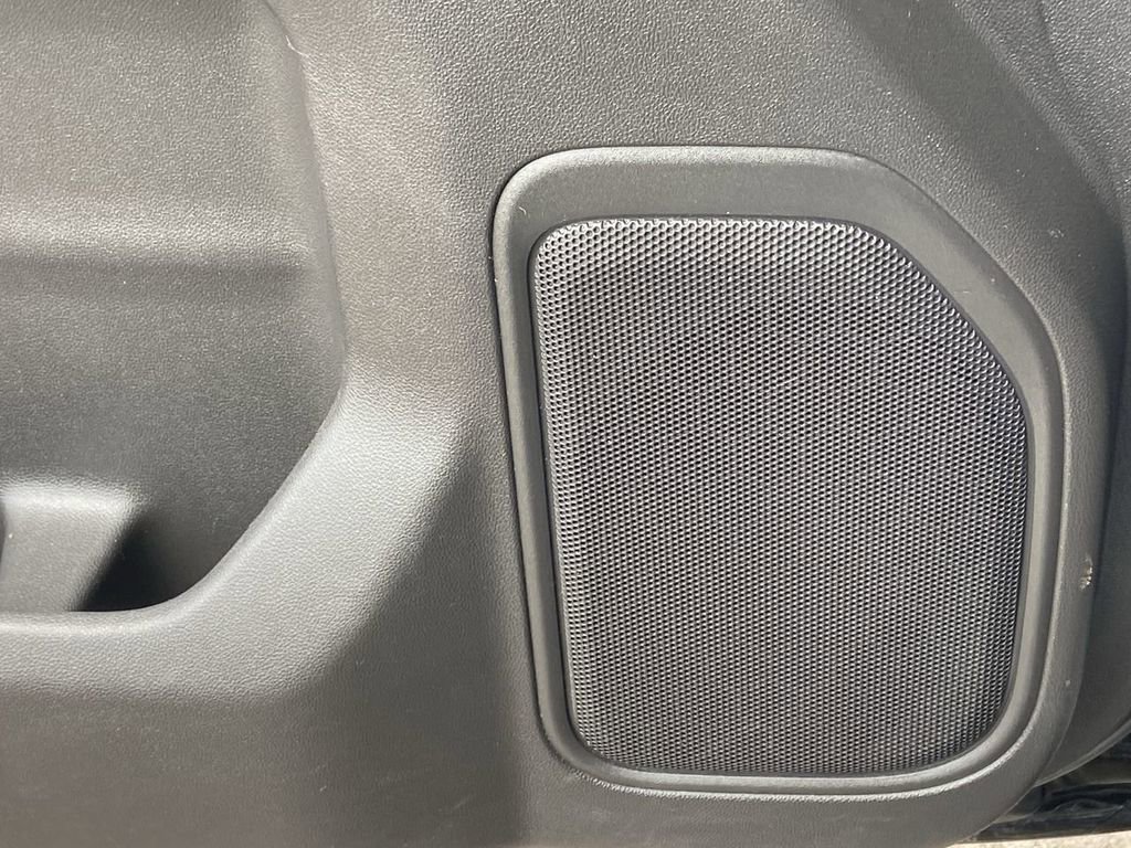 Used 2021 Chevrolet Silverado 1500 Custom image 18