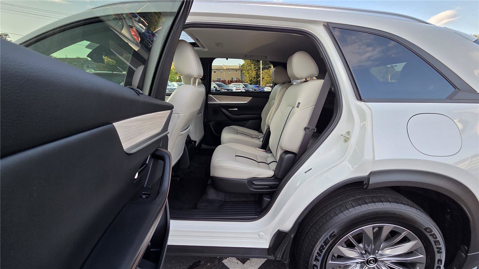 Used 2024 MAZDA CX-90 3.3 Turbo w/ Preferred Package AWD/4WD image 32