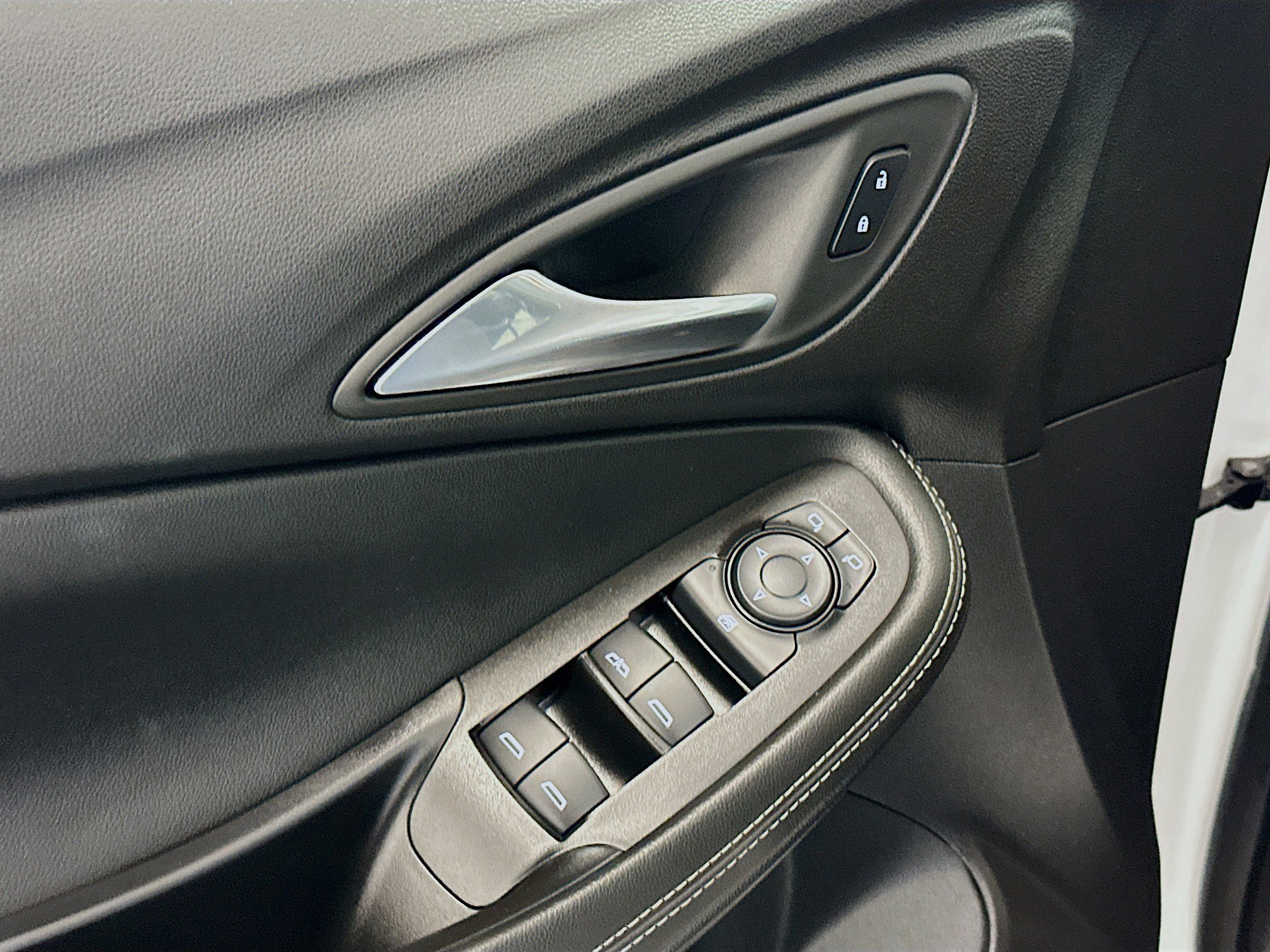 Used 2025 Buick Encore GX Preferred image 15