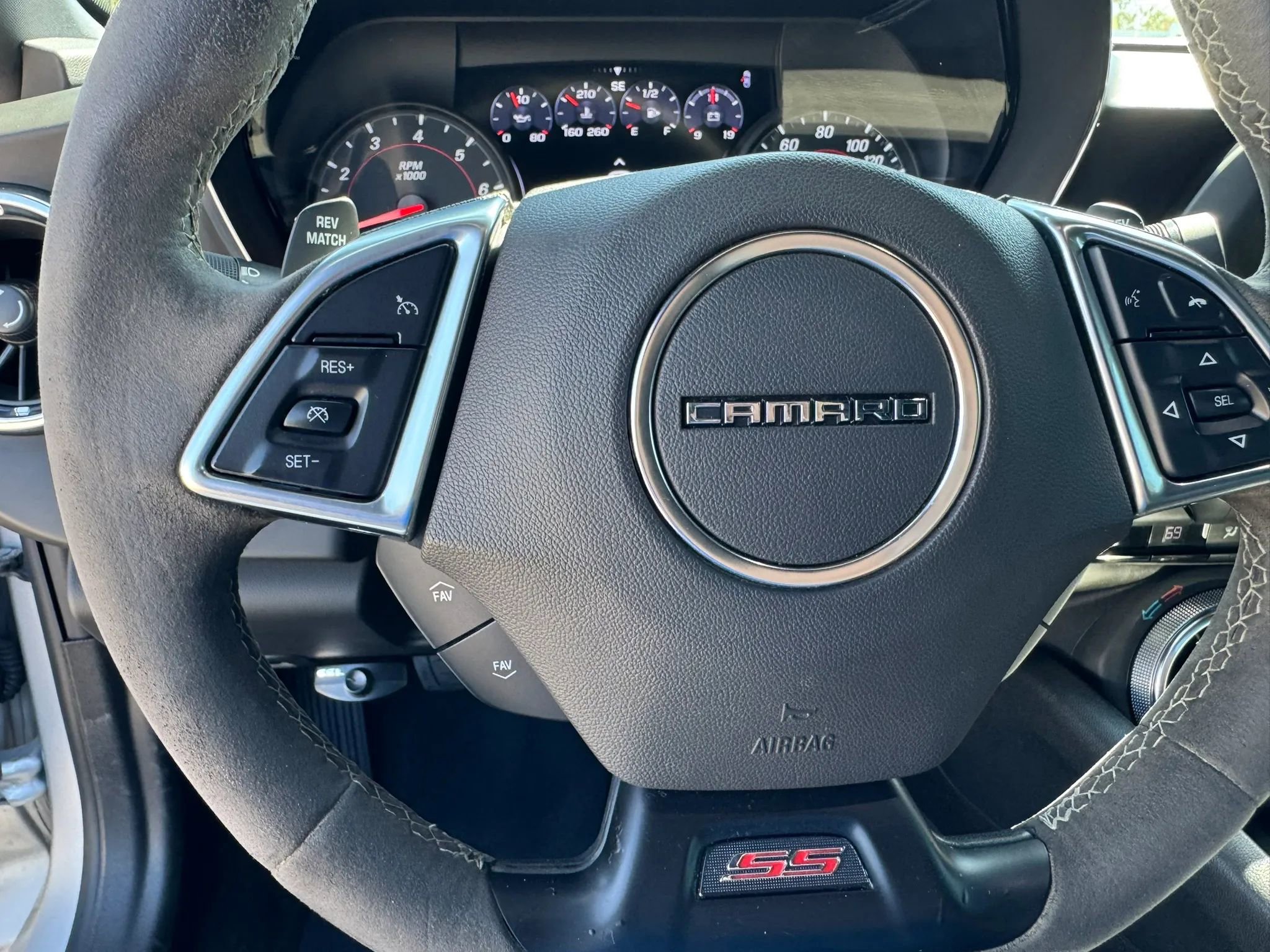 Used 2019 Chevrolet Camaro SS RWD image 30