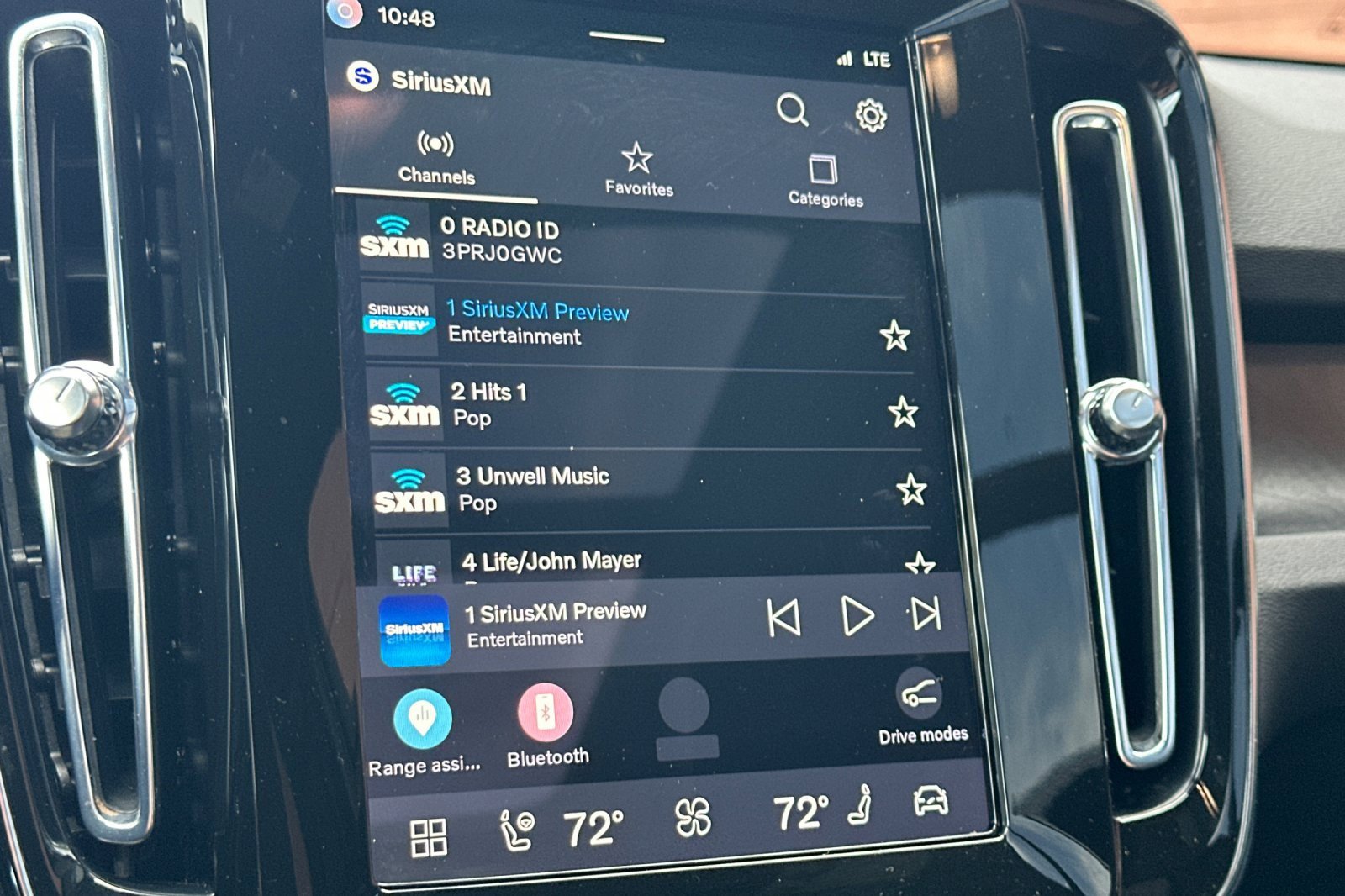 Used 2025 Volvo EX40 Ultra w/ Protection Package Premier image 21