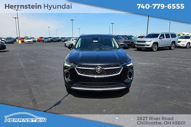Used 2022 Buick Envision Avenir w/ Technology Package II AWD/4WD image 2