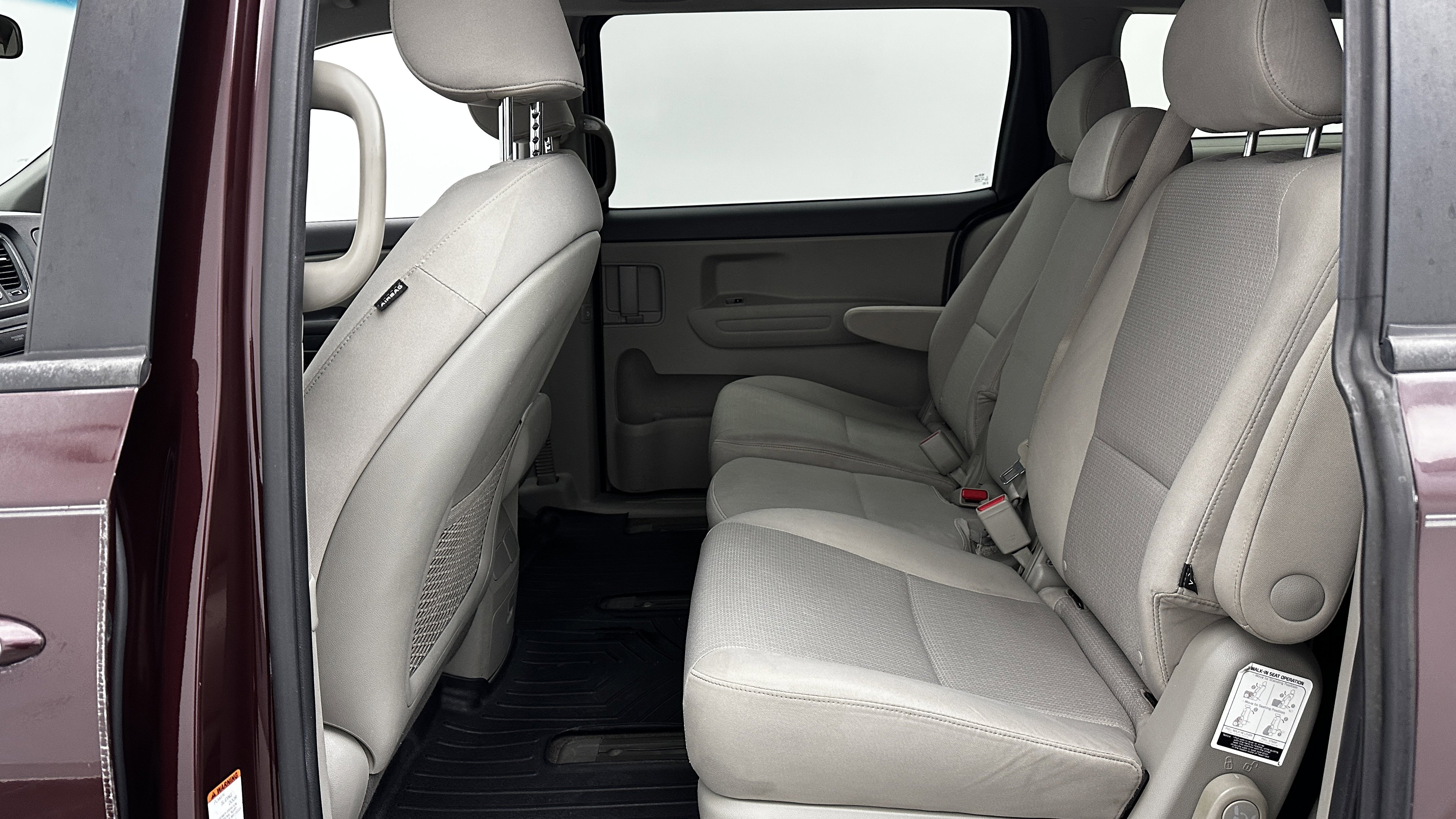 Used 2018 Kia Sedona LX image 23