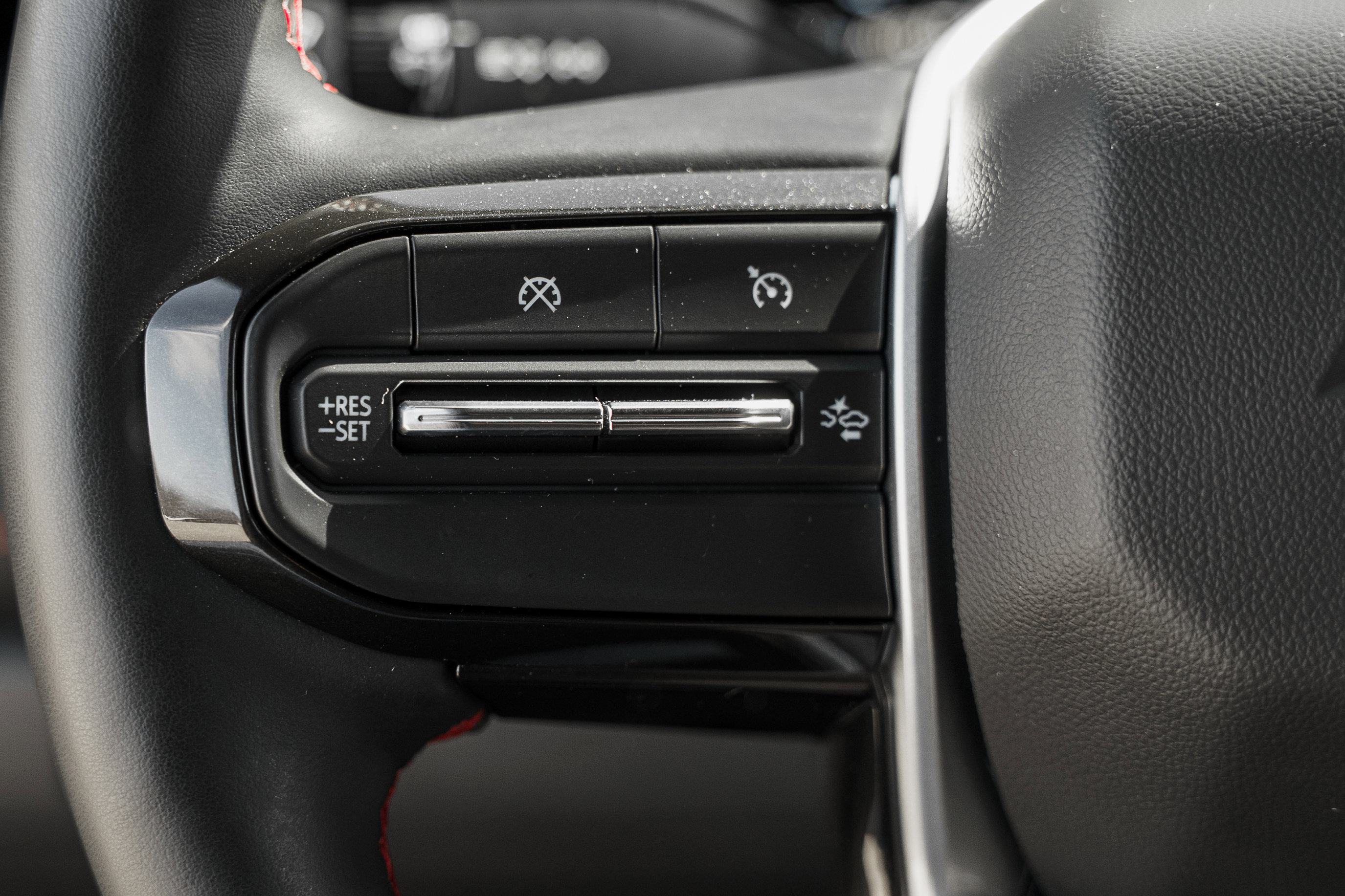 Used 2024 Chevrolet Colorado Z71 w/ Z71 Convenience Package 2 image 16