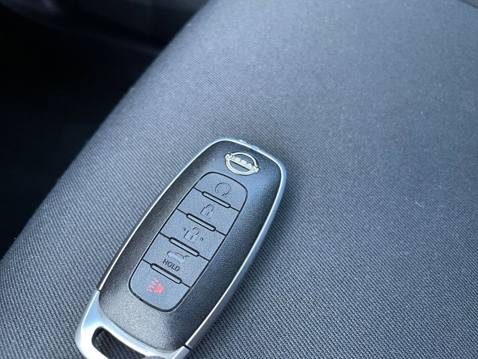 Used 2025 Nissan Pathfinder SV image 27