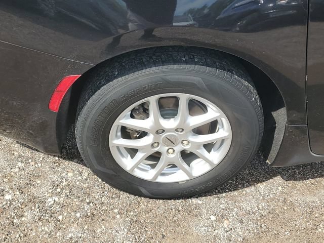 Used 2021 Chrysler Voyager Lxi FWD image 5
