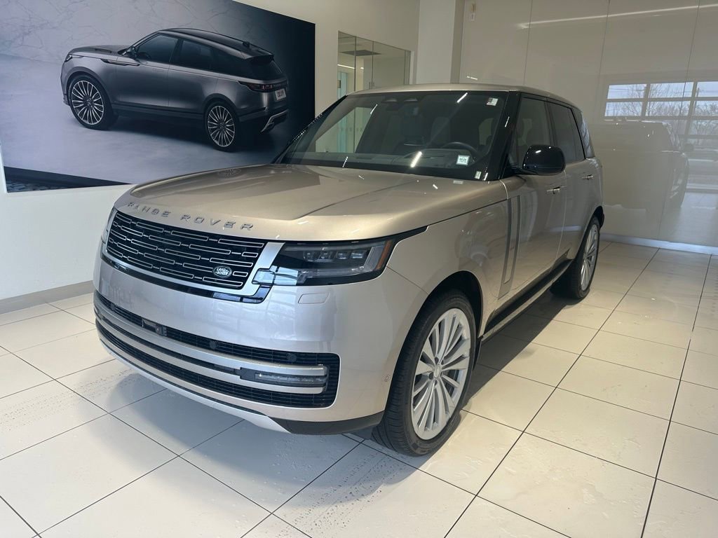 New 2025 Land Rover Range Rover SE