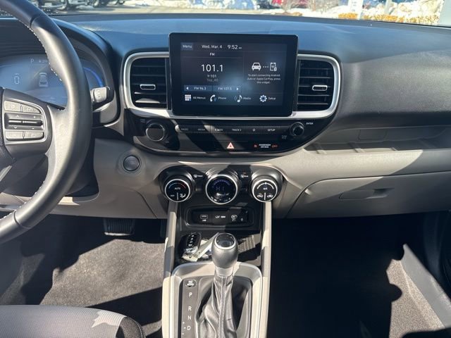 Used 2026 Hyundai Venue SEL image 28