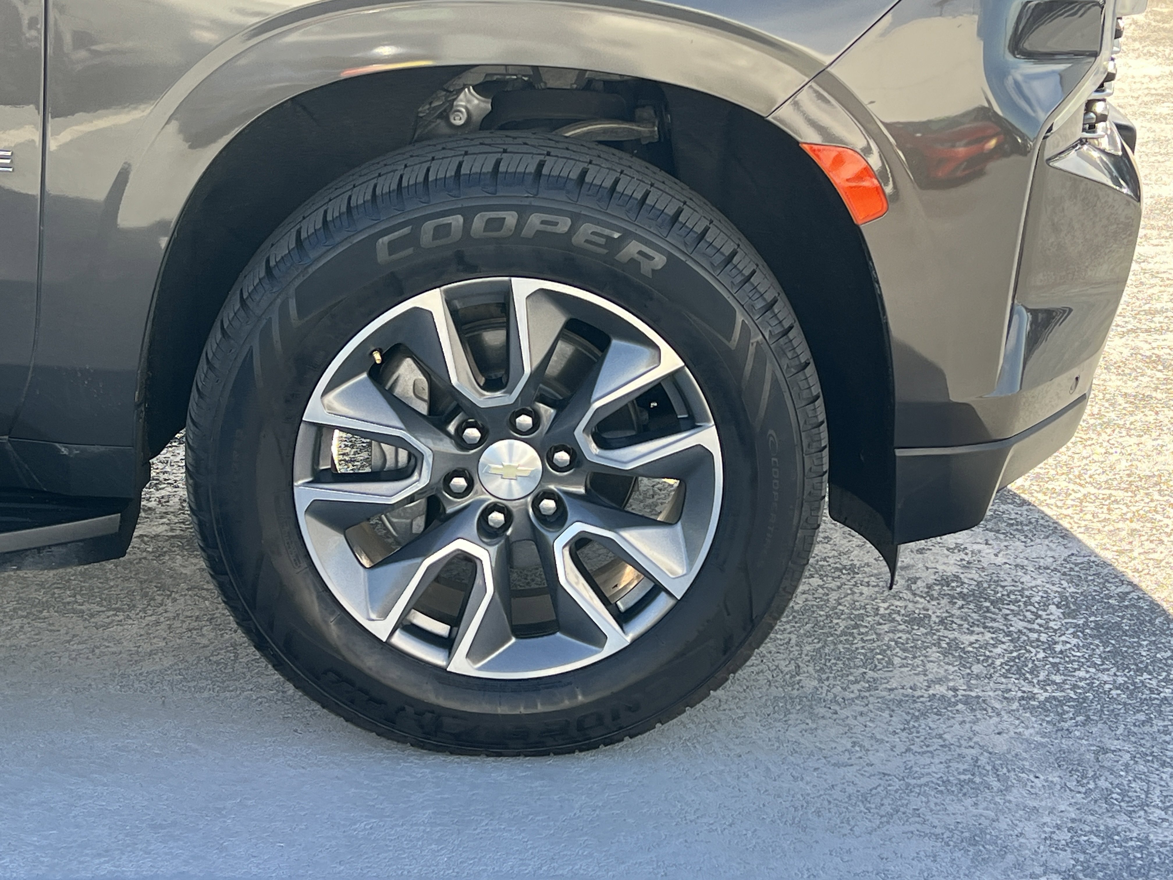 Used 2021 Chevrolet Tahoe LT w/ LT Signature Package image 12