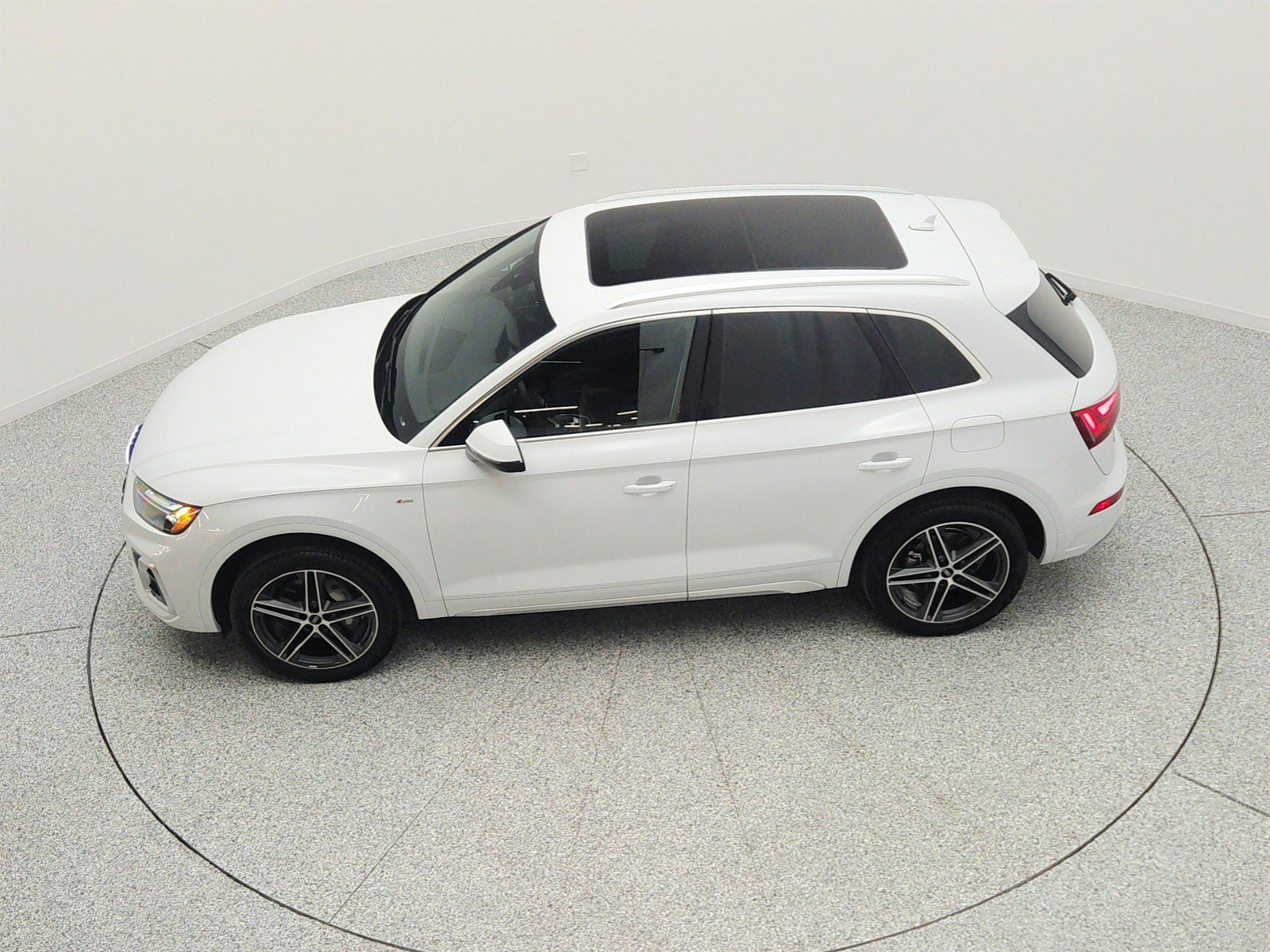 Used 2025 Audi Q5 e Premium AWD/4WD image 23