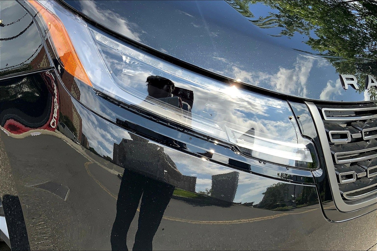 New 2026 Land Rover Range Rover Velar Dynamic SE image 13