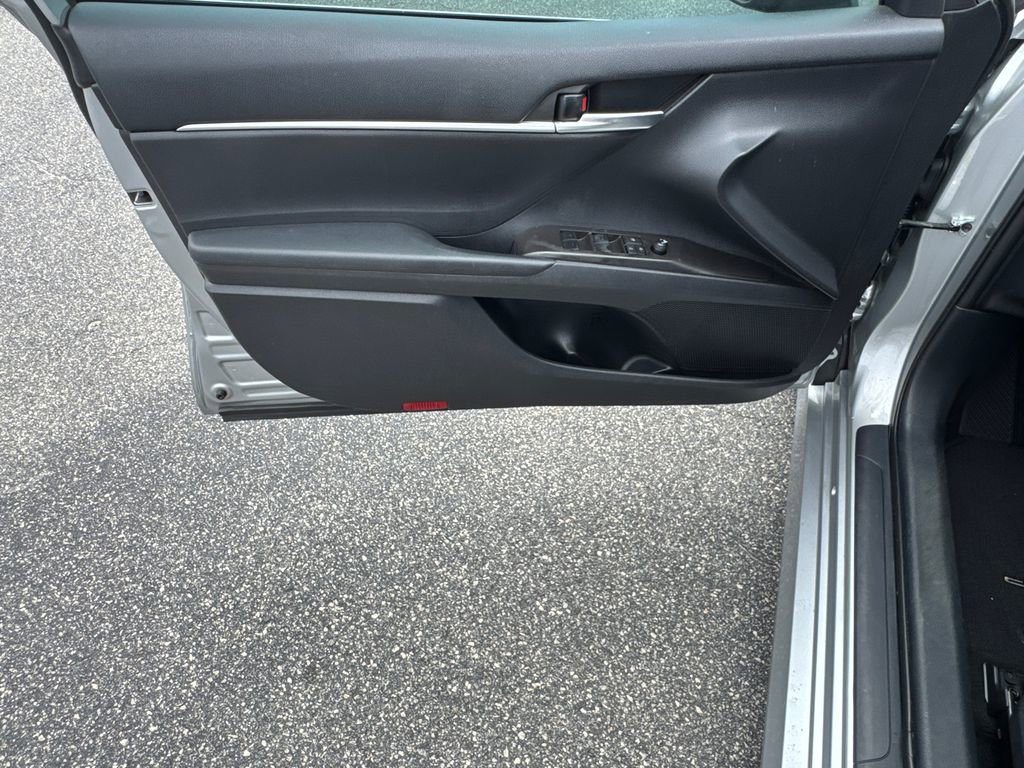 Used 2023 Toyota Camry LE FWD image 10