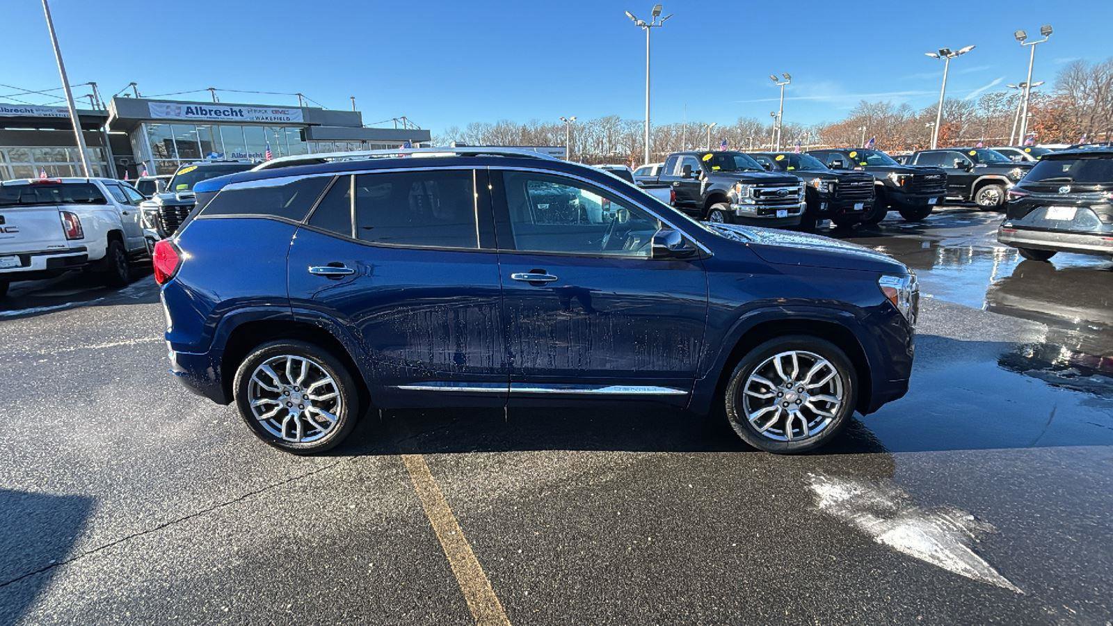 Used 2023 GMC Terrain Denali image 8