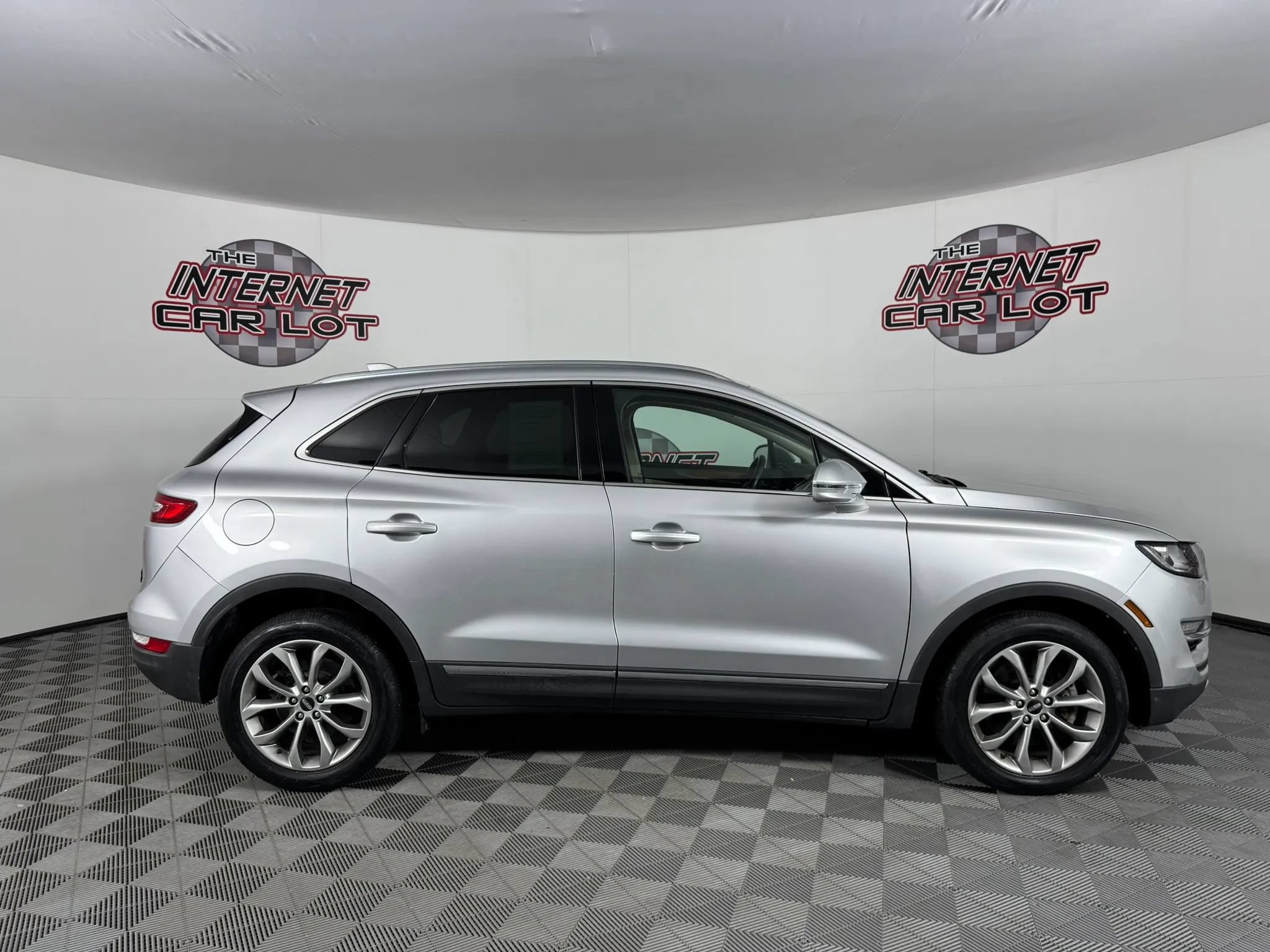 Used 2019 Lincoln MKC Select w/ Select Plus Package AWD/4WD image 8