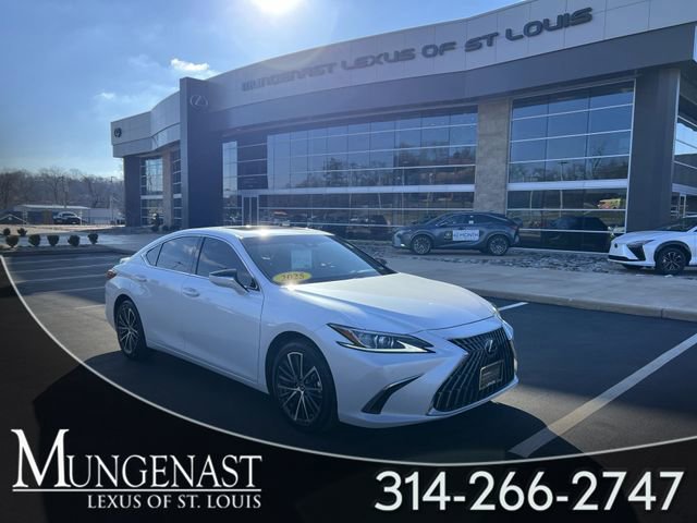 Used 2025 Lexus ES 300h w/ Premium Package
