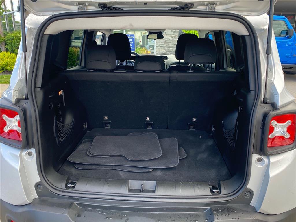 Used 2020 Jeep Renegade Latitude AWD/4WD image 22