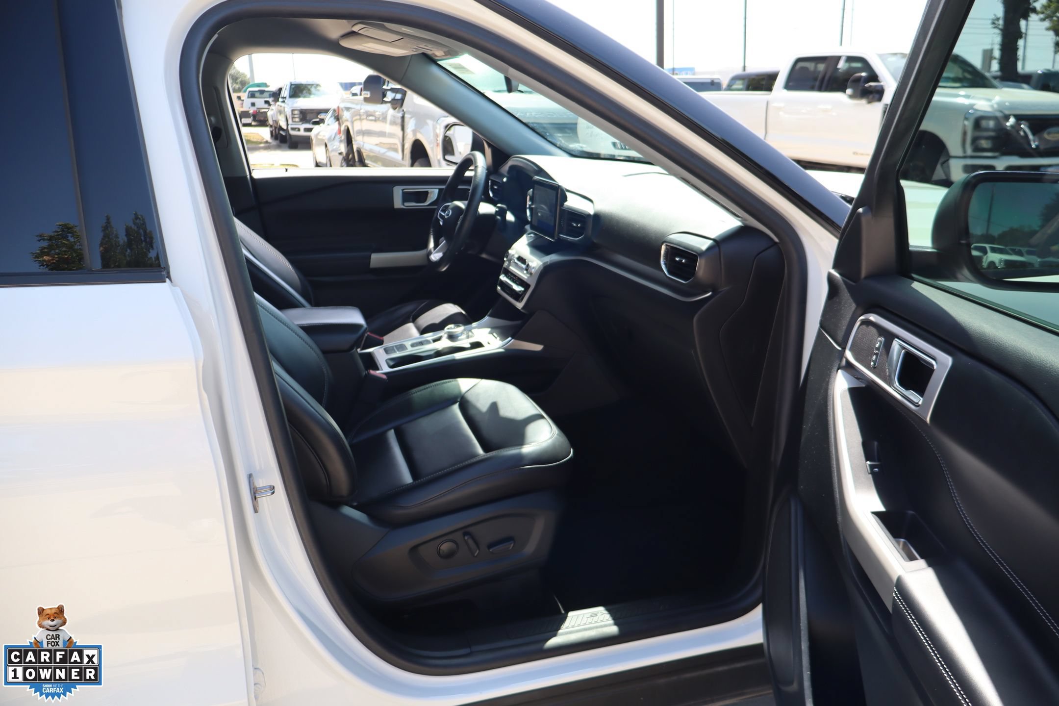 Used 2021 Ford Explorer XLT w/ Equipment Group 202A RWD image 30