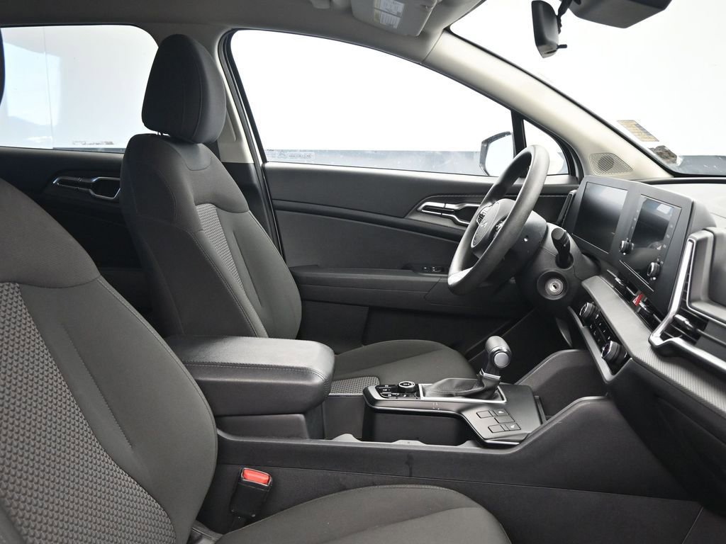 Used 2024 Kia Sportage LX image 10