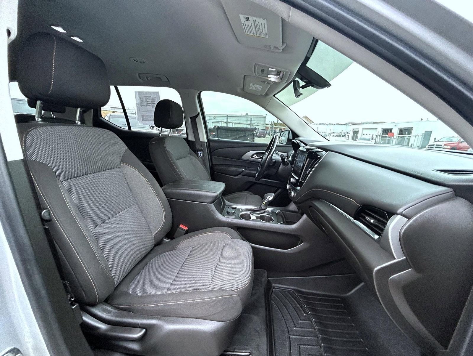 Certified 2021 Chevrolet Traverse LT image 16