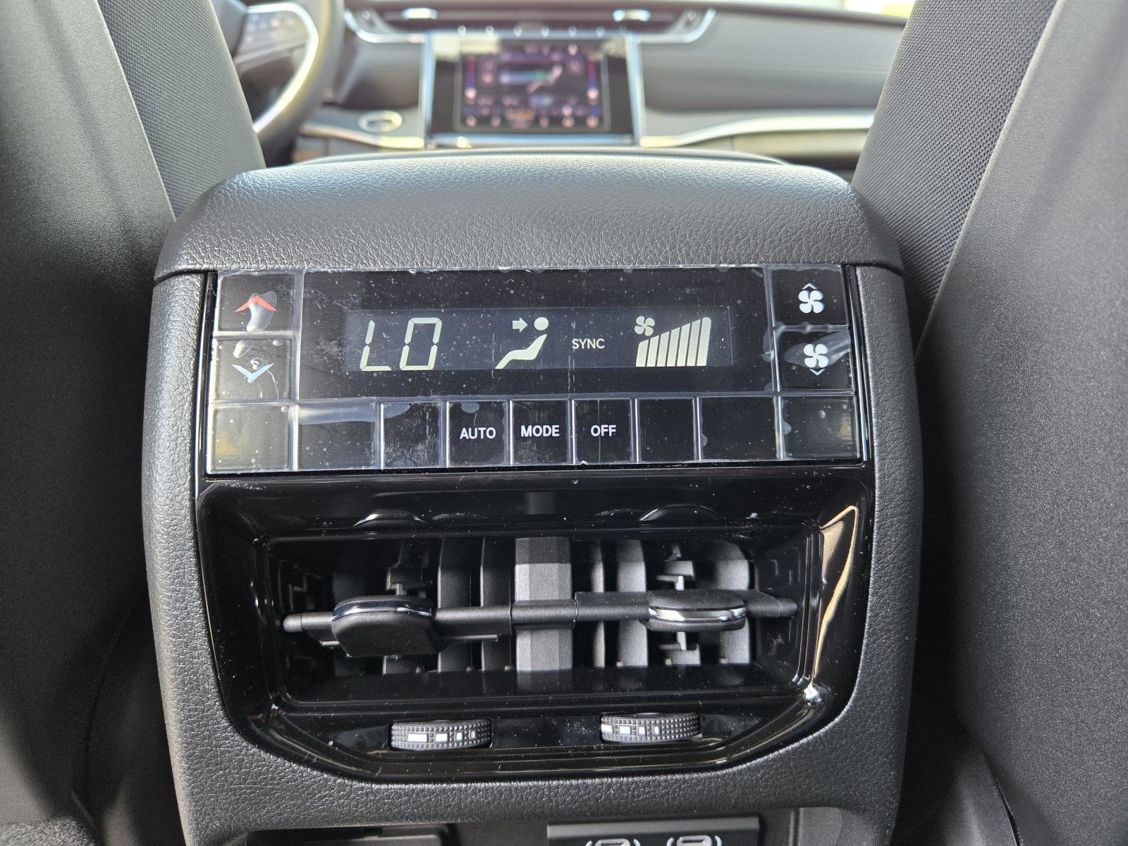 New 2025 Jeep Grand Cherokee L Altitude image 27