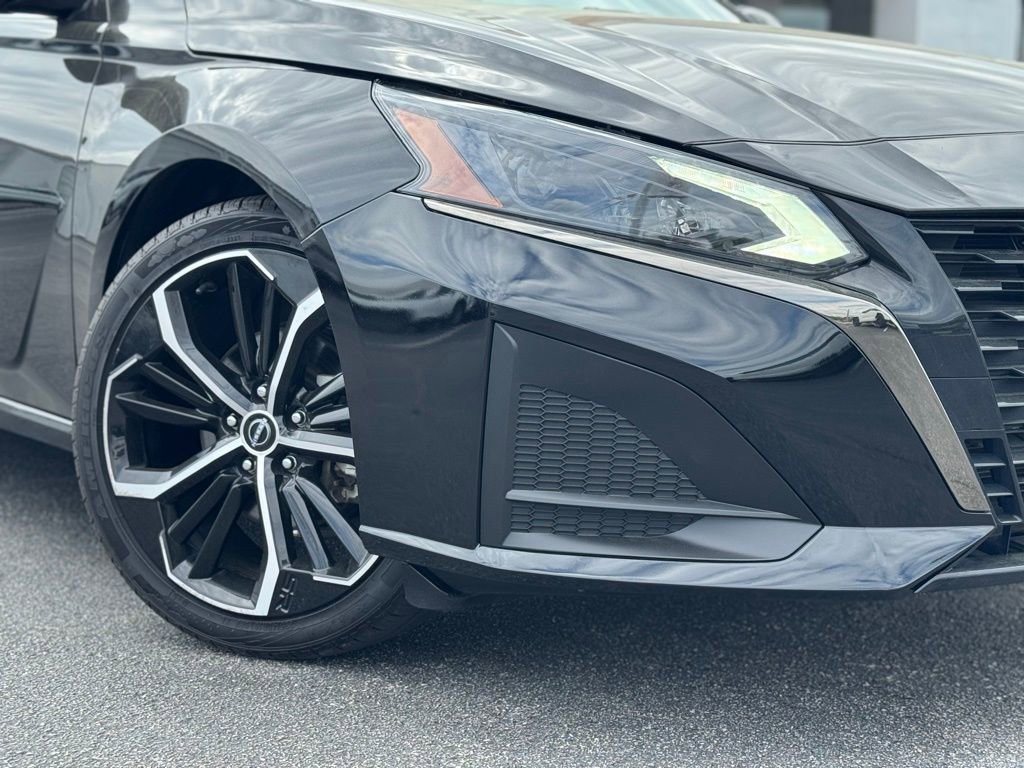 Used 2024 Nissan Altima 2.5 SR image 3