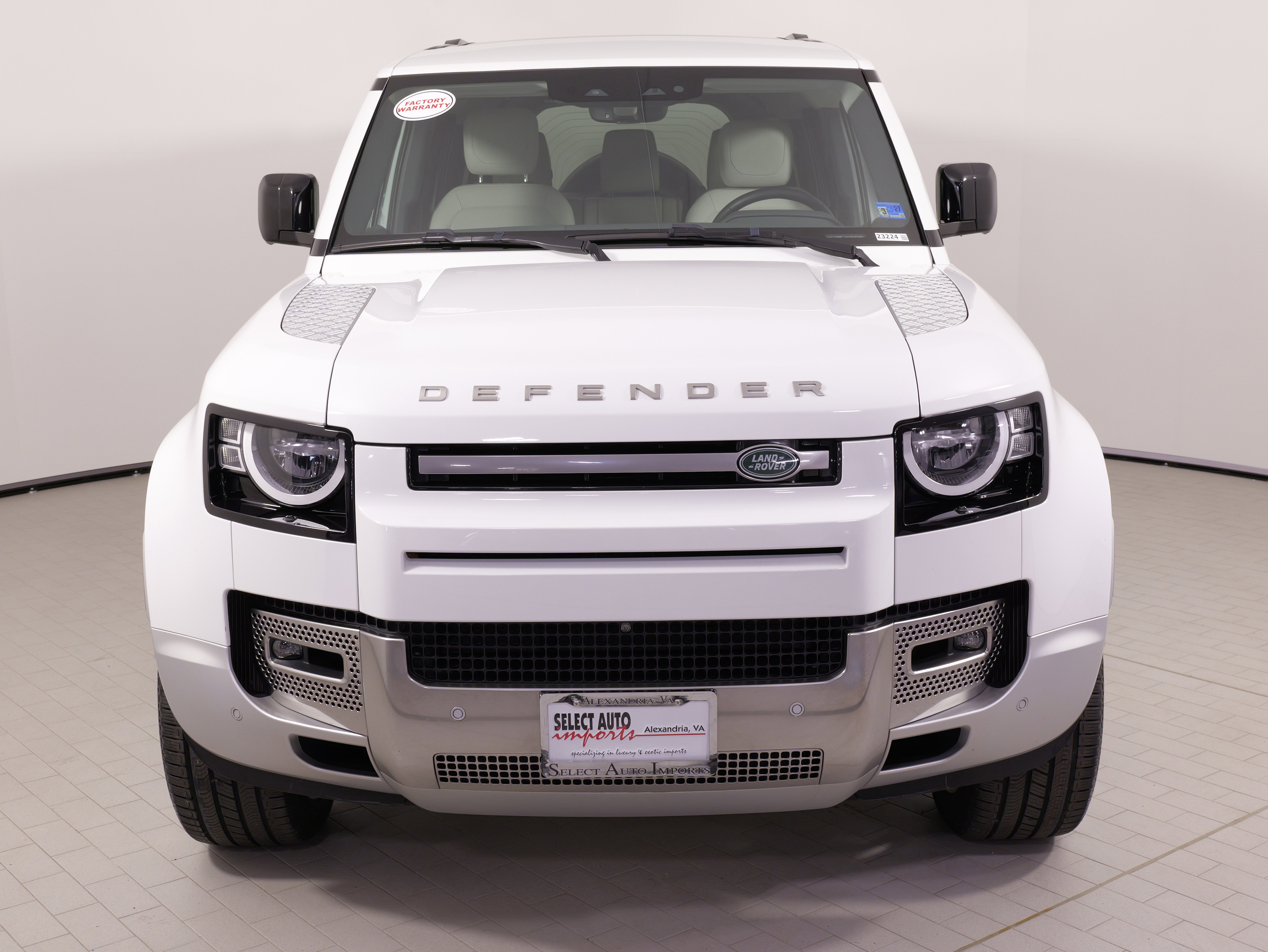 Used 2023 Land Rover Defender 130 S image 4