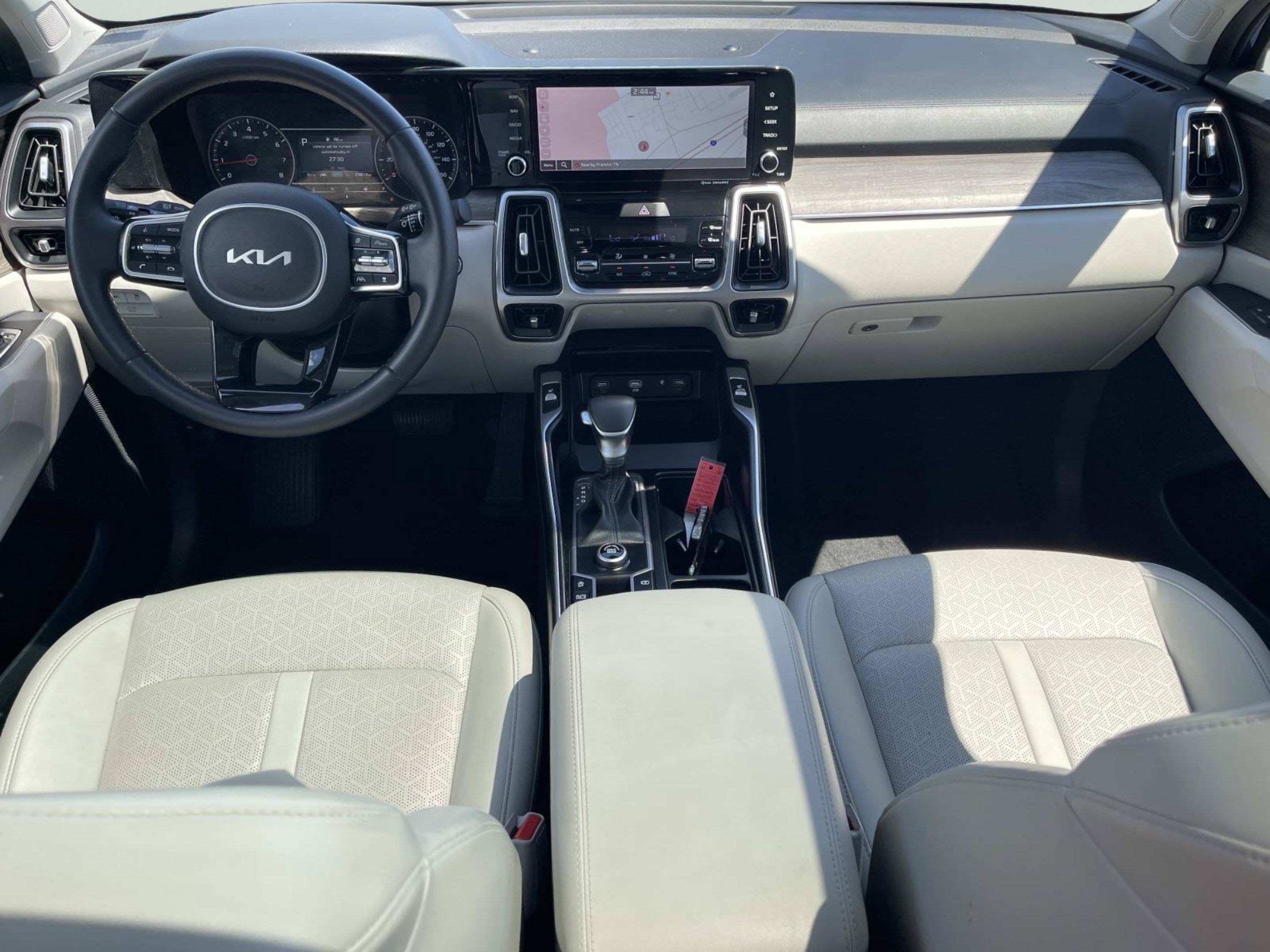 Used 2023 Kia Sorento EX w/ Panoramic Sunroof Package FWD image 17
