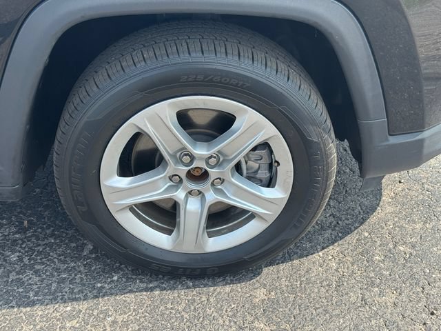 Certified 2024 Jeep Compass Latitude AWD/4WD image 13