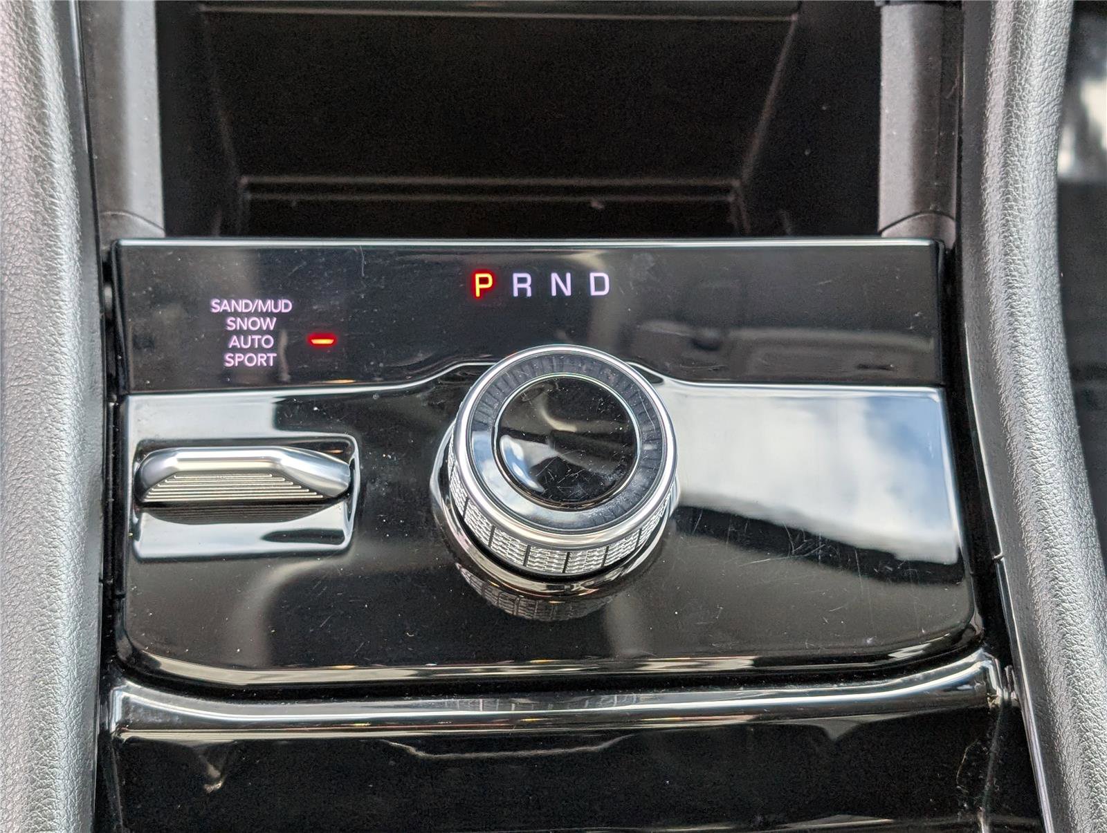 Used 2023 Jeep Grand Cherokee Limited w/ Black Appearance Package image 25