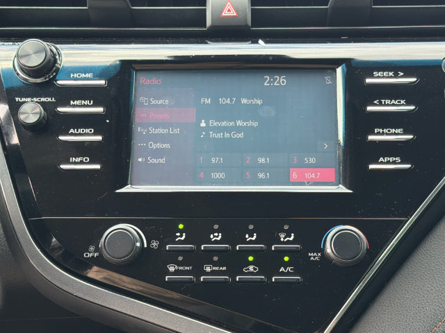 Used 2018 Toyota Camry LE FWD image 28