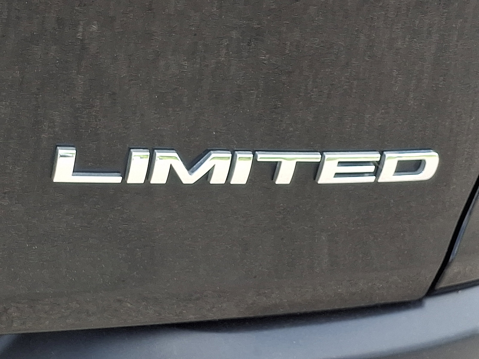 Used 2018 Jeep Cherokee Limited AWD/4WD image 31