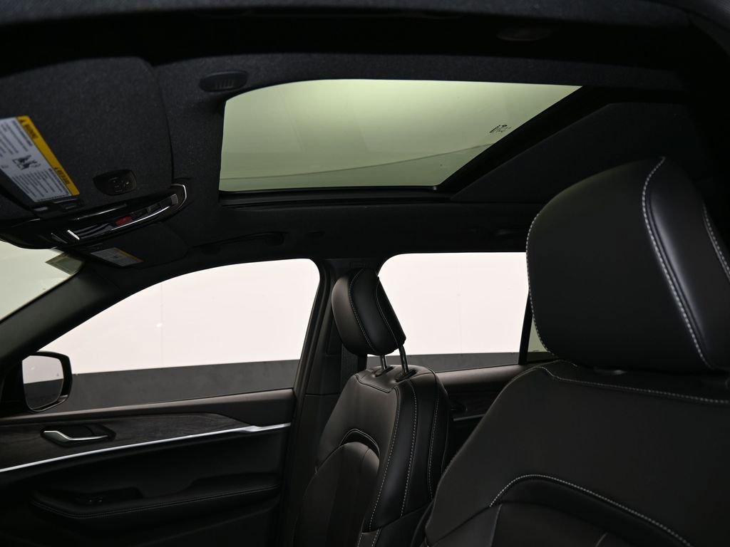 New 2026 Jeep Grand Cherokee Limited RWD image 10