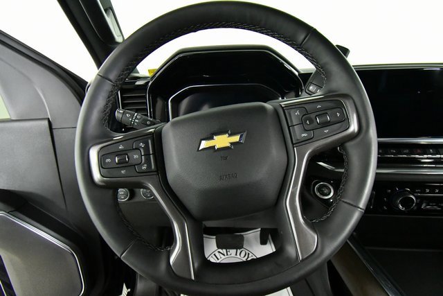 Used 2024 Chevrolet Silverado 2500 High Country w/ Technology Package image 2