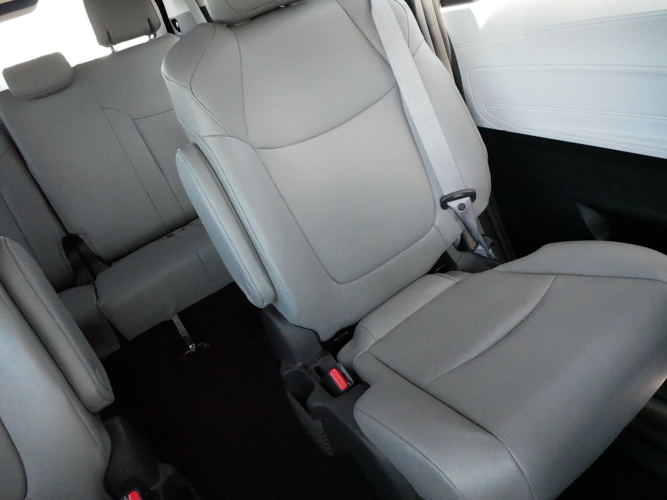 Used 2025 Toyota Sienna XLE w/ XLE Plus Package AWD/4WD image 14