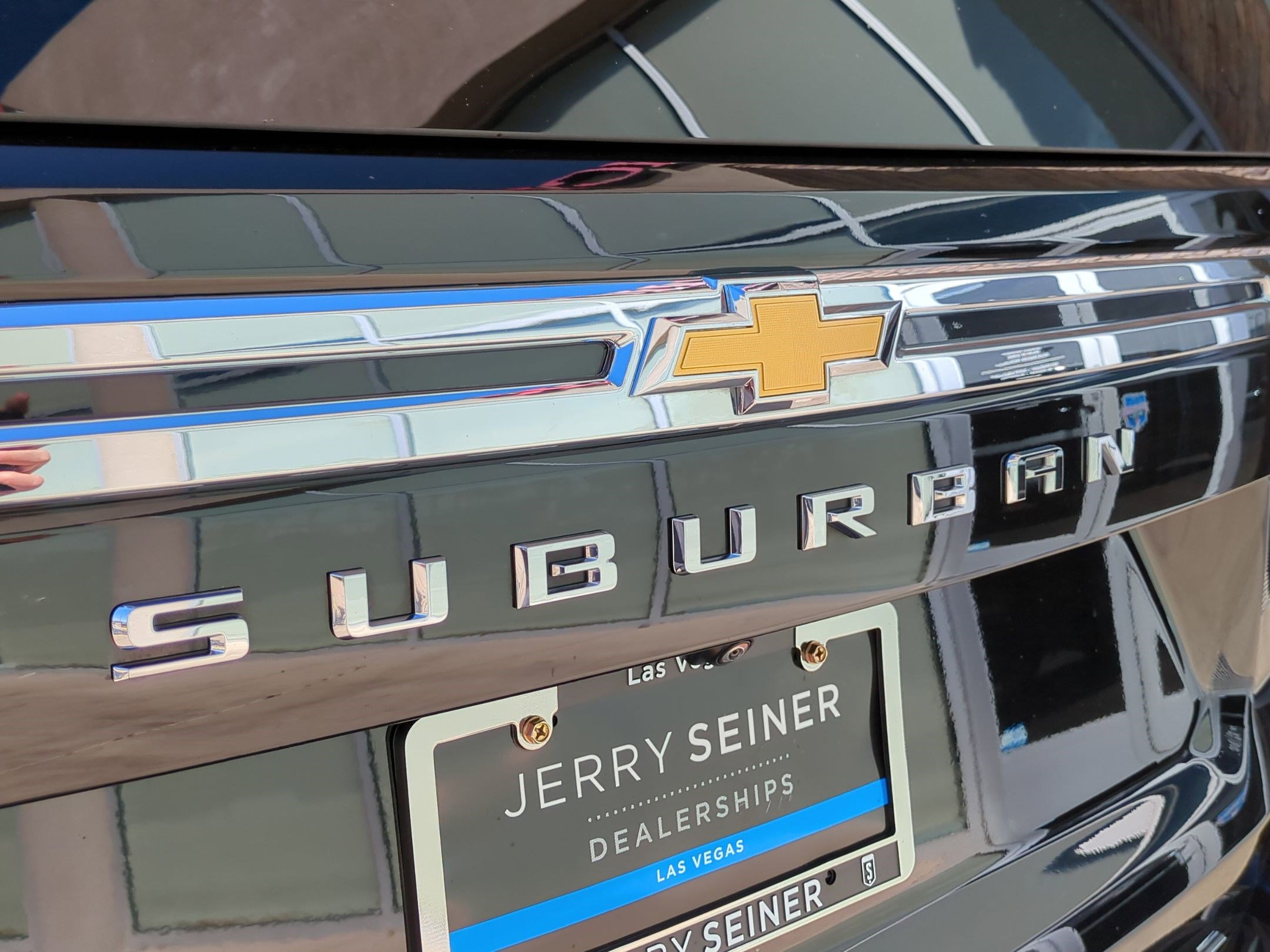 Used 2024 Chevrolet Suburban LT image 25