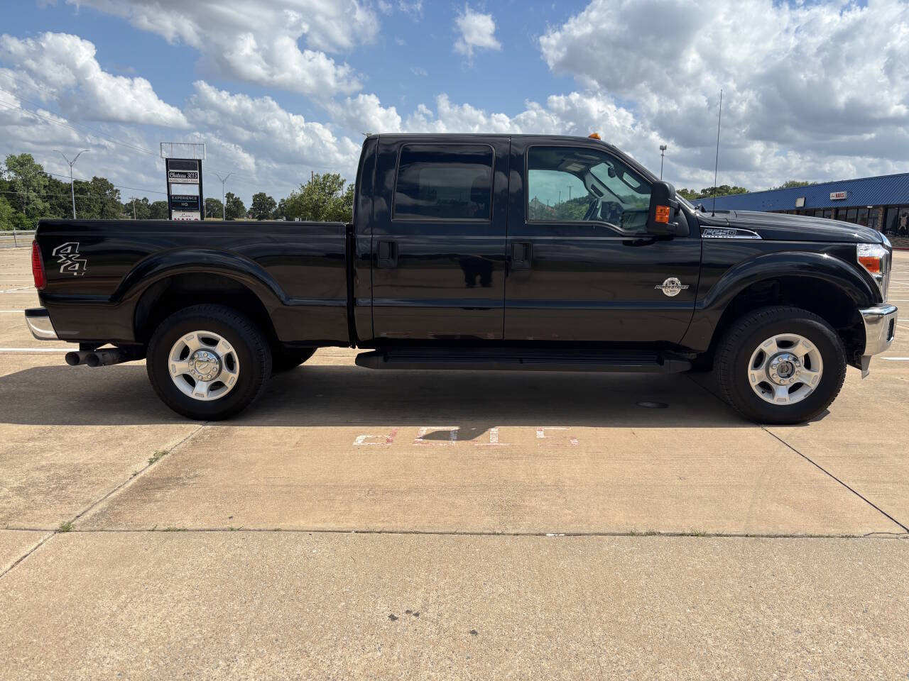 Used 2013 Ford F250 XLT w/ XLT Interior Pkg AWD/4WD image 2