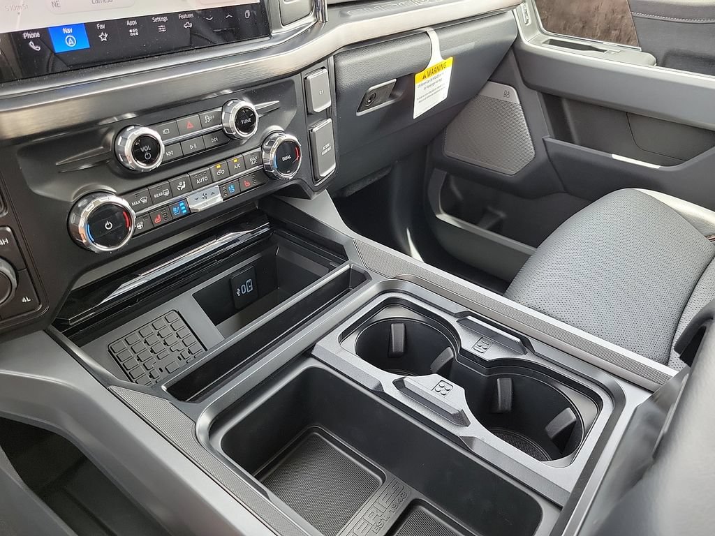 New 2026 Ford F250 Lariat w/ Black Appearance Package AWD/4WD image 25