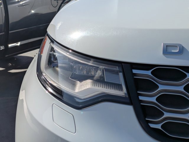 Used 2025 Land Rover Discovery S image 7