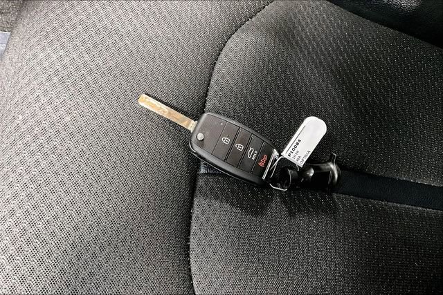 Used 2018 Kia Optima S FWD image 30