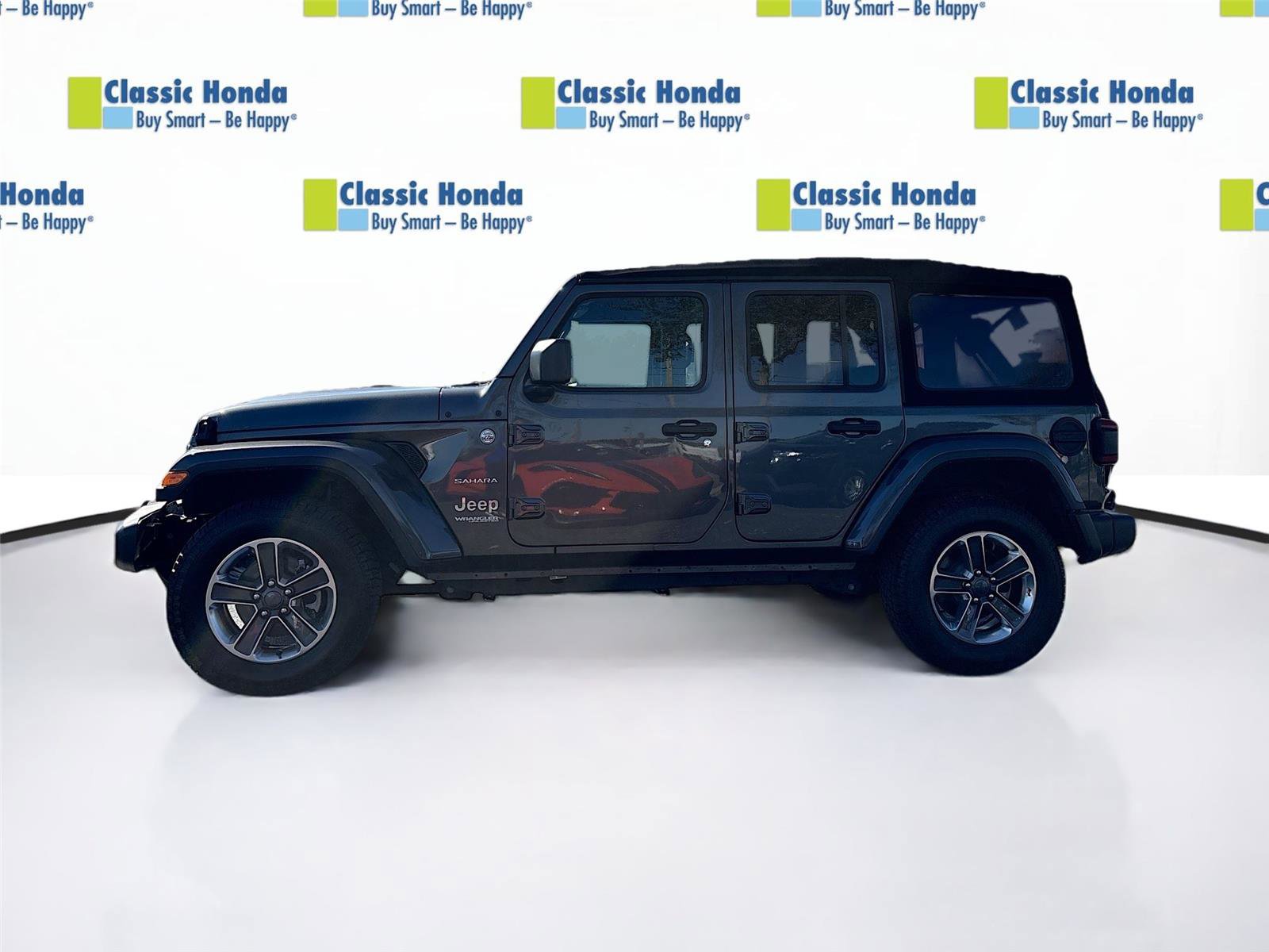 Used 2022 Jeep Wrangler Unlimited Sahara w/ LED Lighting Group image 4