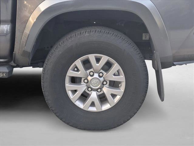 Used 2017 Toyota Tacoma TRD Off-Road image 14