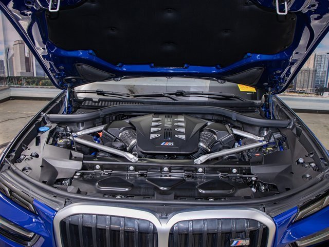 Certified 2023 BMW X7 M60i image 5