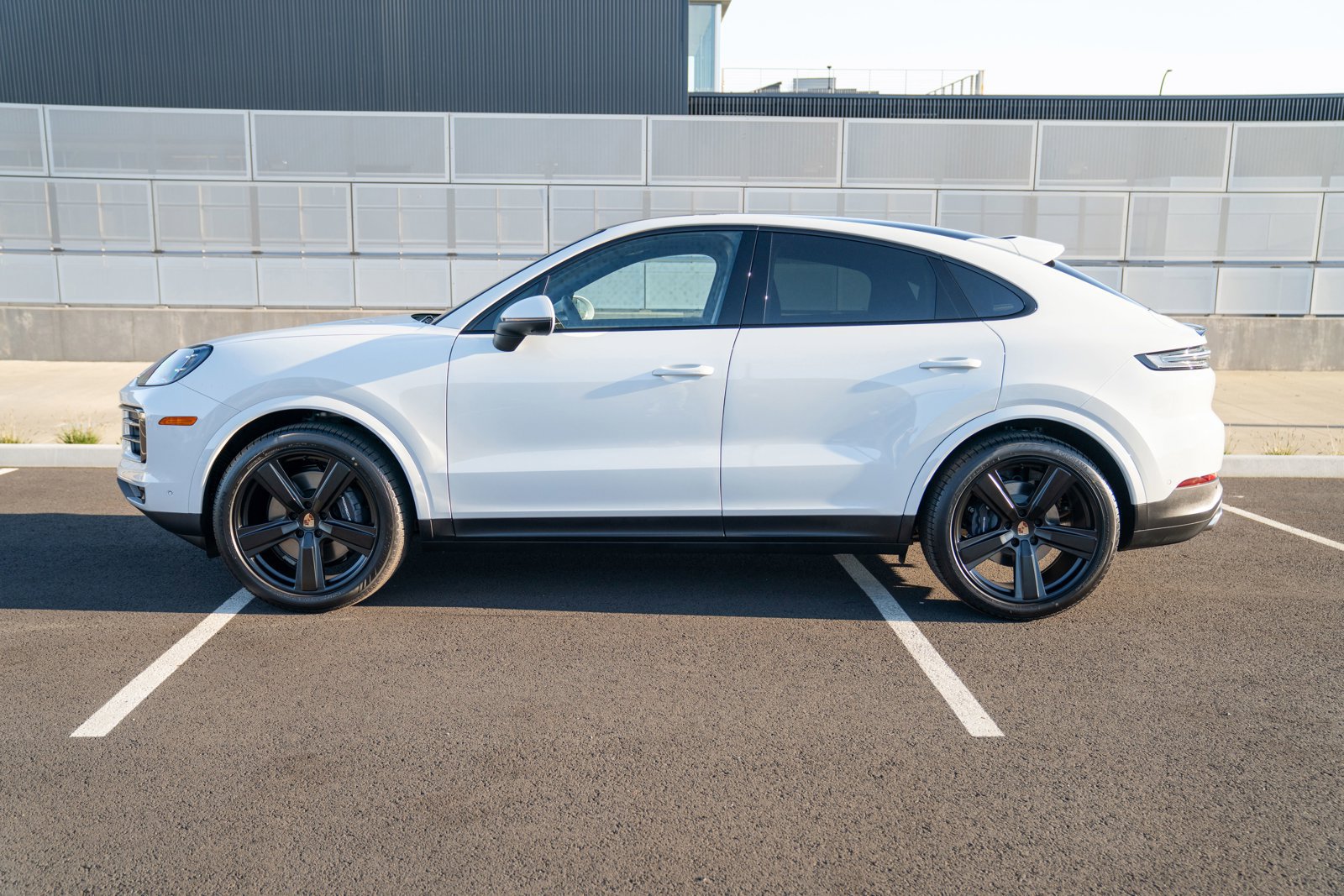 New 2026 Porsche Cayenne Coupe AWD/4WD image 2