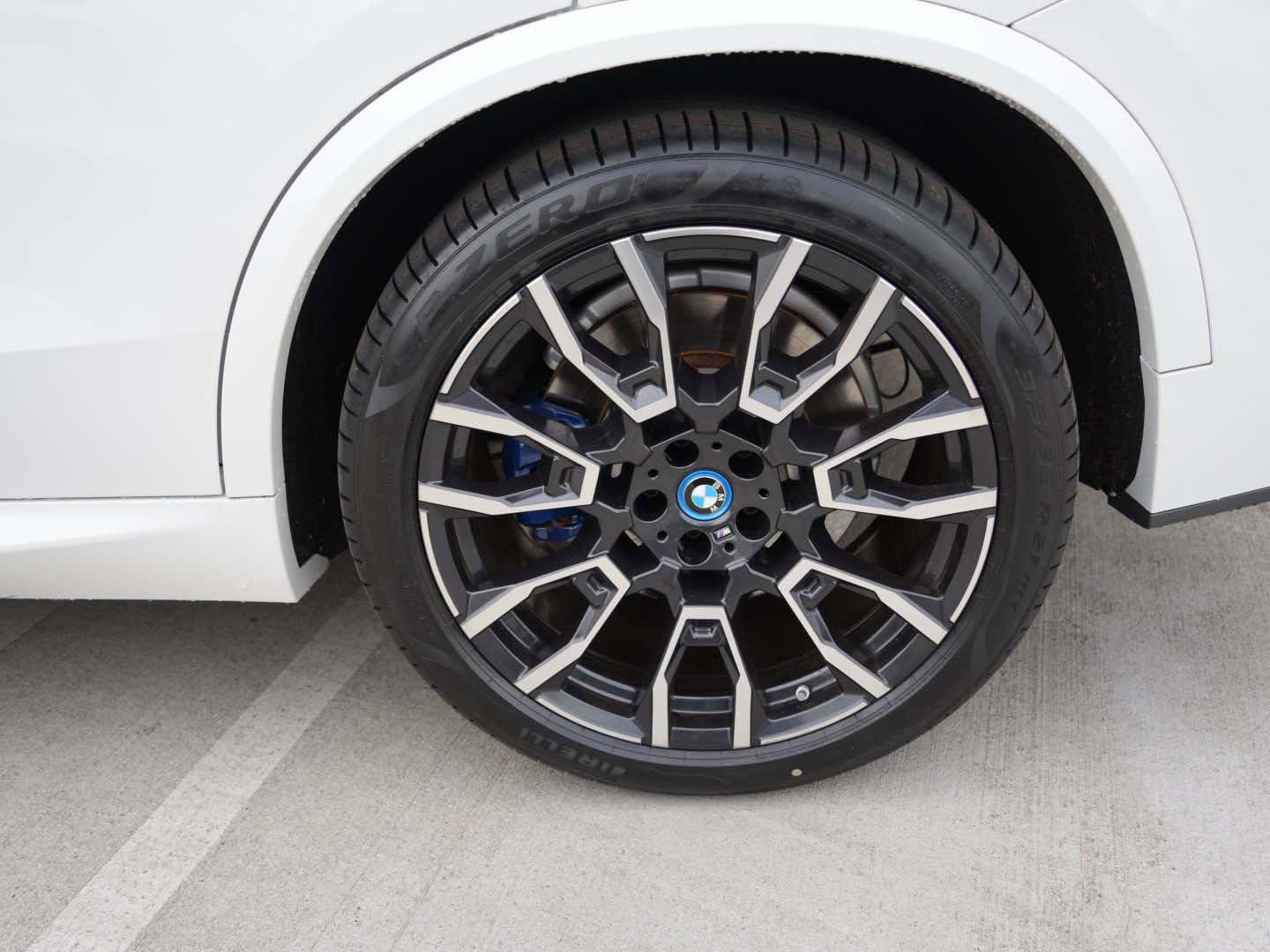 Certified 2024 BMW X5 xDrive50e w/ M Sport Package image 7