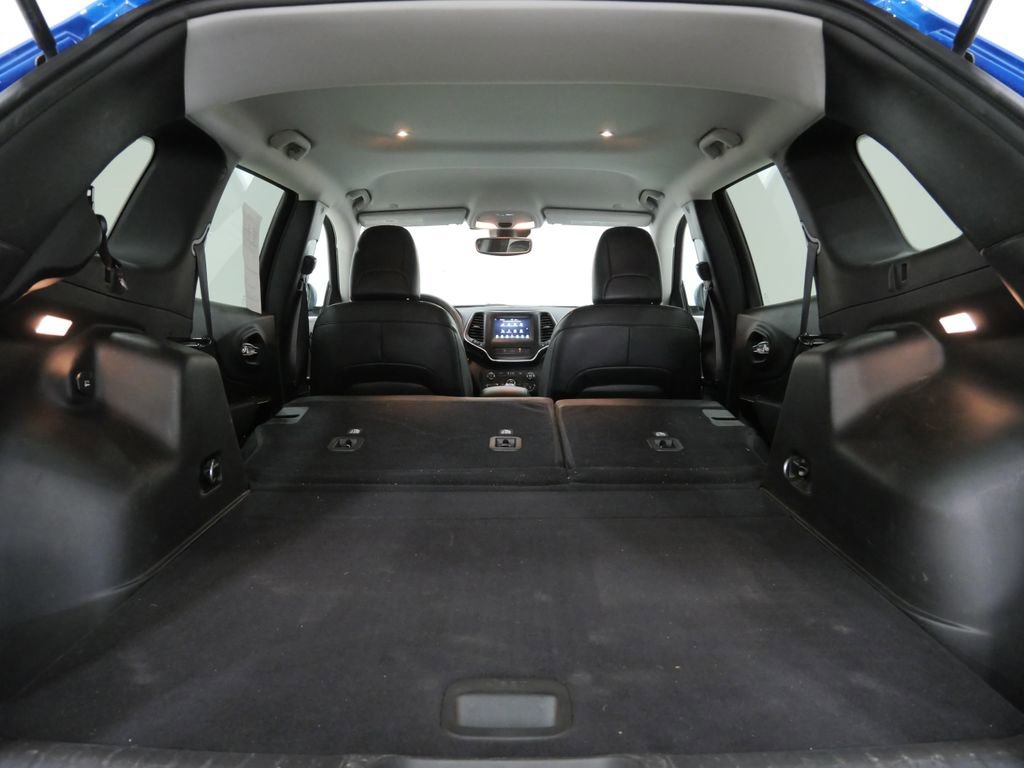 Used 2021 Jeep Cherokee Latitude Plus AWD/4WD image 27